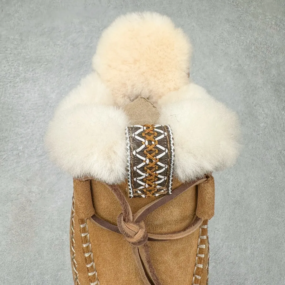 Pick up locally 💰520 UGG 8260 Alpine half-mug autumn and winter sheep fur integrated snow boots. All shoes are made of ZP. Longfeng A-grade Australian imported sheep fur integrated brand OEM production line. Fully follow the ZP process. OEM original pattern maker. Adhering to the principle of no original shoes and no development selection. Pay attention to every detail. The most authentic version on the market. TREADLITE "Light Wing" technology outsole. Lightweight/durable/flexible/pile size: 35 36 37 38 39 40 Coding: by2936070